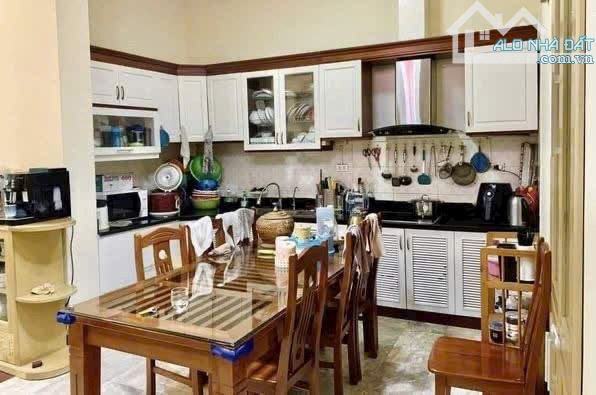 💥 HÀNG HIẾM - PHÂN LÔ VIP NHẤT TỨ LIÊN - NHÀ DÂN XÂY 98M² - MT 7M -  ÔTÔ VÀO NHÀ  26. TỶ - 3