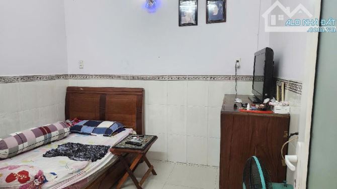 Bán nhà MT Hồng Lạc, P.11, Tân Bình, DT  105m2 - 4.5 × 23.5 - 3 tầng, Giá 13.48 tỷ TL. - 3
