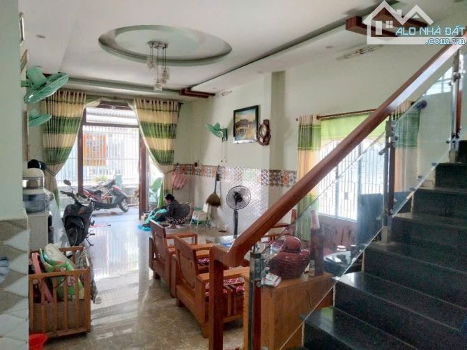 Bán nhà mặt tiền đường 10m5 thông ra biển Sơn Trà 168m2 ngang 6m - 3