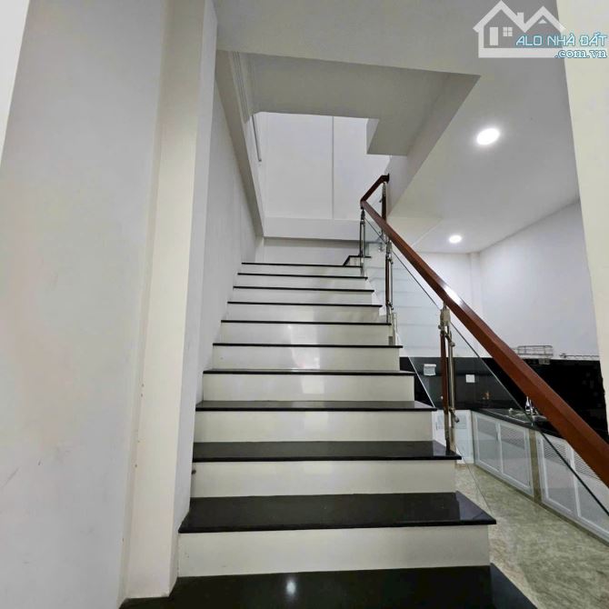 BÁN NHÀ 2 TẦNG GẦN BIỂN MẶT TIỀN NGÔ ĐỨC KẾ - PHƯỜNG TÂN LẬP-NHA TRANG - 3