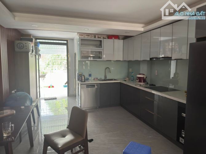 GIÁ RẺ NHÀ MẶT TIỀN BA ĐÌNH 6M X 27M - 3