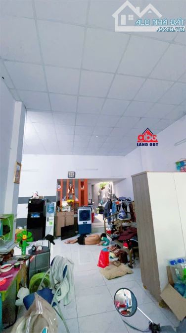 BÁN NHÀ CẤP 4 PHƯỜNG TÂN MAI GẦN ĐƯỜNG PVT - 3