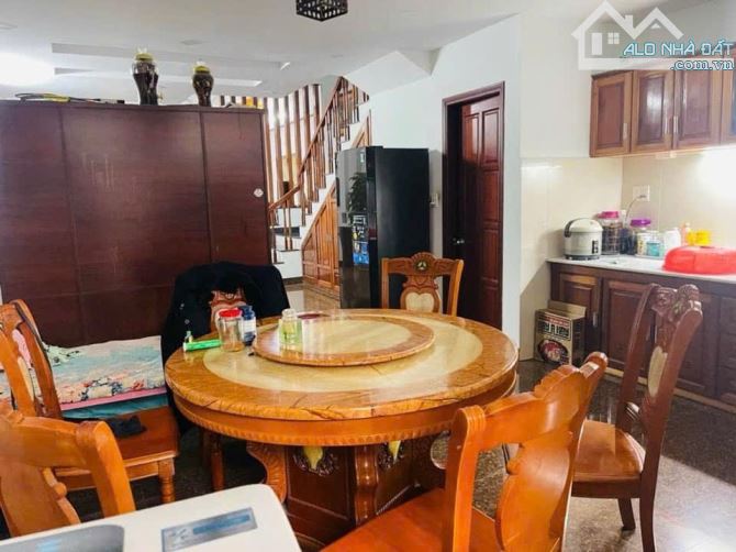 Bán nhà 3 tầng, đường 10.5m Hà Tông Quyền. Diện tích 137m2 ngang 5m. Giá chỉ 9.7 tỷ - 3
