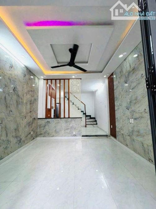 👉4.1 TỶ - HẺM 8M XE TẢI - 1/ ĐƯỜNG GÒ XOÀI - GIÁP TÂN PHÚ, LÊ THÚC HOẠCH - 40M2, 3 TẦNG - 3