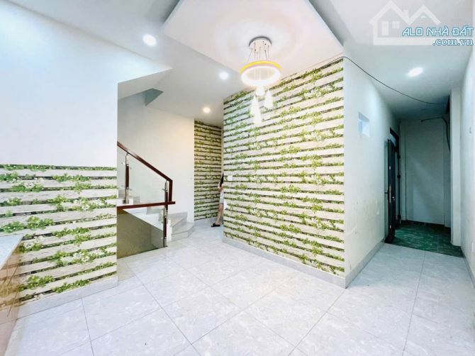 Căn nhà 1 trệt 2 lầu,mái đúc, hẻm xe hơi ngay trường Võ Thị Sáu P.16 Gò Vấp. - 3