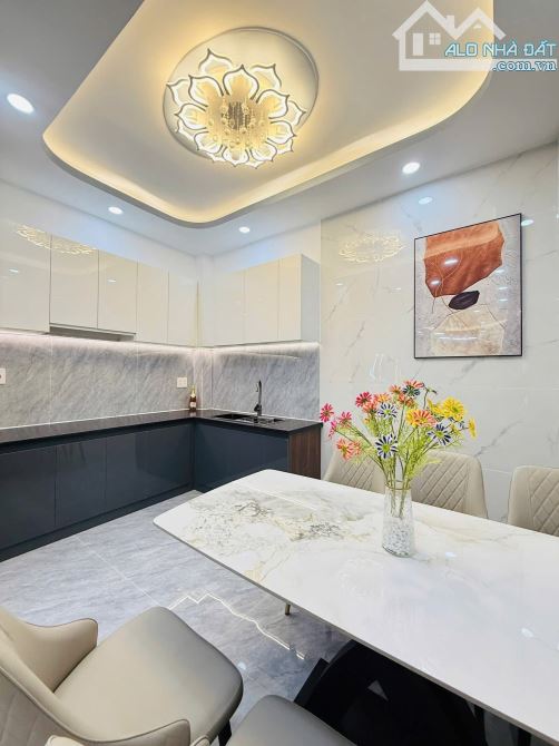 CHÚ DANH CẦN BÁN NHÀ ĐƯỜNG NGUYỄN VĂN LẠC, PHƯỜNG 19, BÌNH THẠNH - GIÁ:3TỶ660/64,9M2 HXH - 3