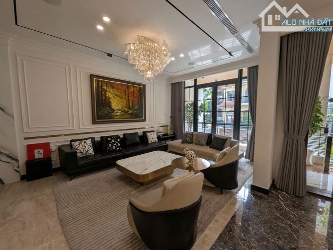 Bán Biệt Thự Siêu Vip Khu 357A Nguyễn Trọng Tuyển - 8x20m - Hầm 4 tầng giá chỉ 66 tỷ - 3