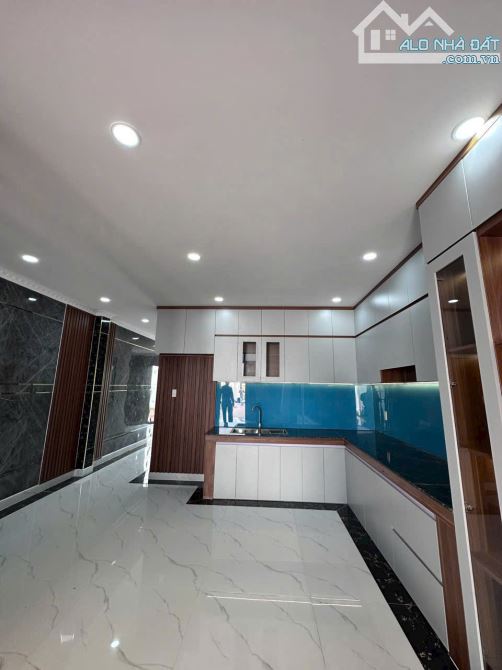 BÁN CĂN VILLA SÂN VƯỜN 5MX43.7M NGAY KCN CẦU TRÀM - 3
