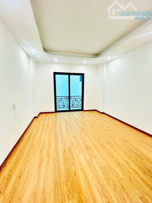 NHÀ MỚI KÍNH KOONG, PHỐ ĐÔNG THIÊN - VĨNH HƯNG - NGÕ NÔNG - GẦN PHỐ - 30M2 - 5,85 TỶ - 3