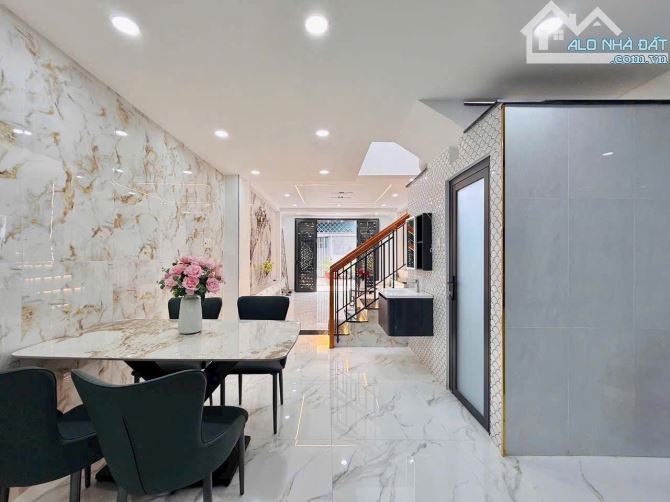 Căn nhà mới duy nhất 58.5m2 ngay Lê Quốc Hưng, Quận 4. Giá: 3 Tỷ 250. SHR chính chủ - 3