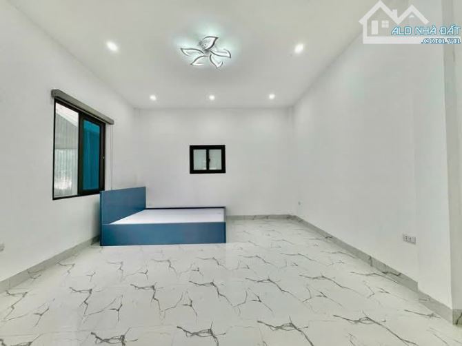 BÁN NHÀ HOÀNG MAI - 5.6 ĐỒNG - 42M2 - NGÕ QUA Ô TÔ - FULL NỘI THẤT - 3
