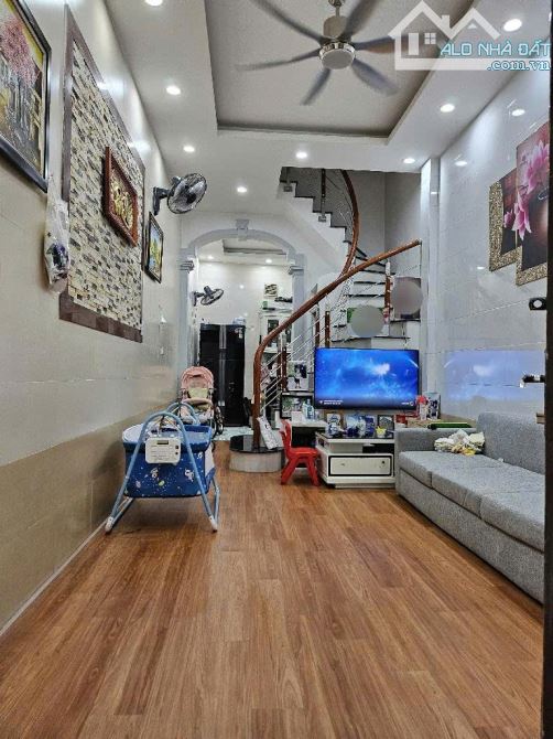 Nhà đẹp chính chủ khu dân trí cao an ninh tốt - 3