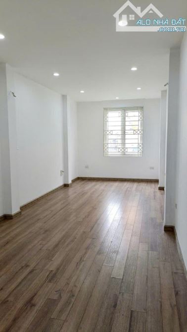 SIÊU PHẨM KINH DOANH ĐỈNH CAO- TRƯỚC NHÀ 2 ÔTÔ TRÁNH-PHỐ VIP PHẠM NGỌC THẠCH-GIÁ CỰC TỐT - 3