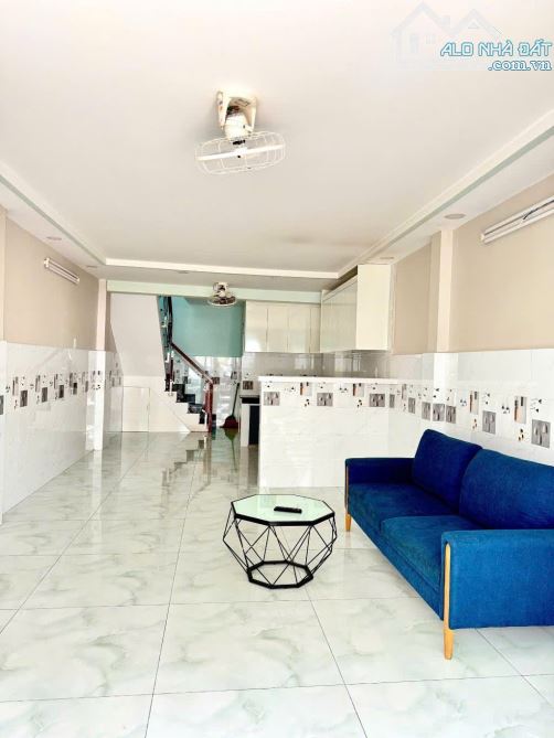 (Q8)NHÀ MỚI Ở LIỀN -XE HƠI NÉ NHAU-SỔ VUÔNG VỨC -NHĨNH 5 TỶ - 3