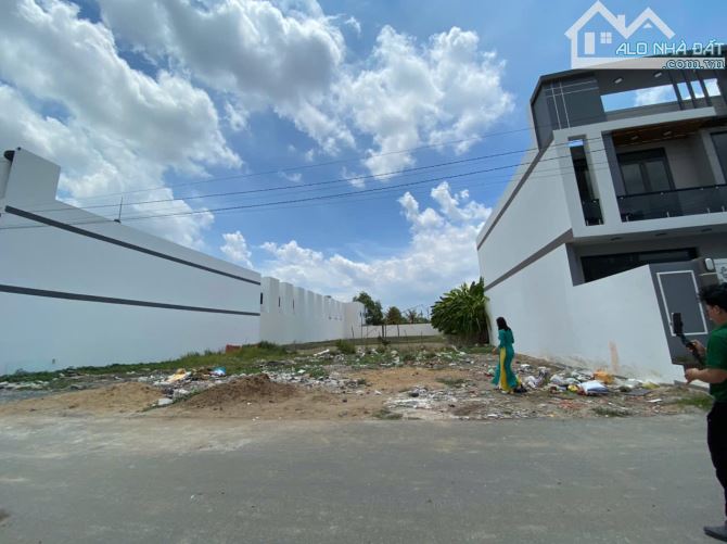 CẦN BÁN ĐẤT DIỆN TÍCH "KHỦNG" 4.5X66 GIÁ TỐT PHÁP LÝ SỔ HỒNG RIÊNG GẦN CHỢ BÌNH CHÁNH - 3