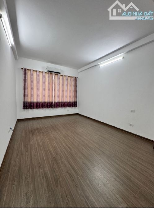 Dân xây độc lập – 40m² x 4 tầng – Nhỉnh 5 tỷ Vị trí cực đẹp ngay trung tâm Phường Phúc Lợi - 3