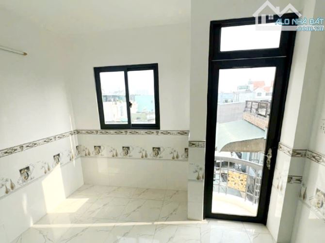 Bán nhà đẹp 2 lầu 1 sân thượng hẻm Phú Định, Quận 8 - 3