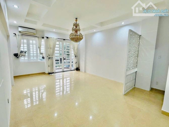 Bán nhà đường xe hơi Huỳnh Mẫn Đạt, Quận 5. Giá hời 3,26Tỷ/ 4,8x13m-. Ôtô đậu trong nhà - 3