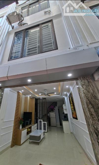 BÂN NHÀ BÁT KHỐI .5 TẦNG .3 NGỦ . NHỈNH 6 TỶ - 3
