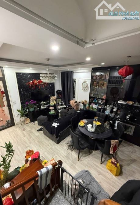 🏡 Bán nhà 5 tầng Bồ Đề, Long Biên, 30m2, Dân xây, Gần Hồ, Ở ngay, 6 tỷ 35 - 3