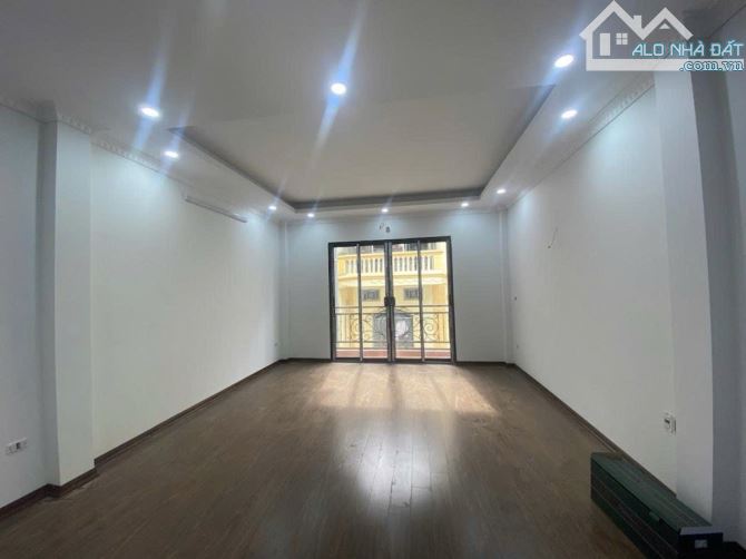 BÁN NHÀ MỚI GIẢI PHÓNG - THANG MÁY - Ô TÔ TRÁNH – BAY NHANH – 77M2 – 16 TỶ - 3