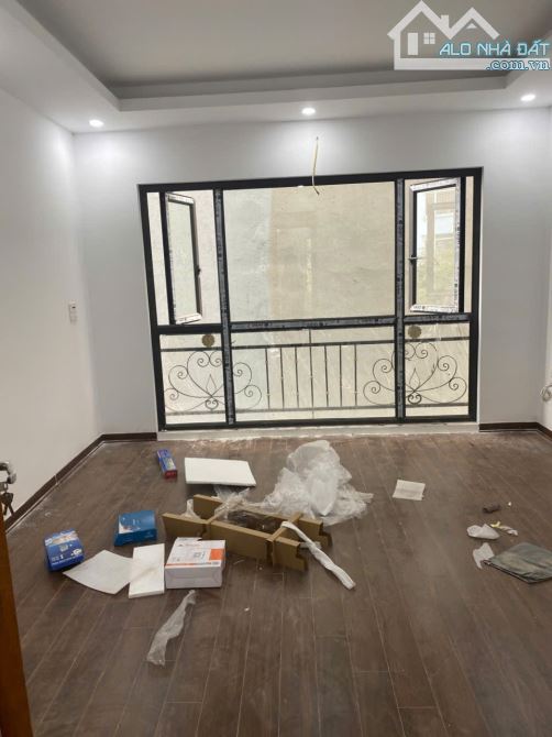 BÁN NHÀ LÔ GÓC PHÚ DIỄN HÀNG XÓM THANH HÀ Ô TÔ ĐỖ CỬA CHỈ 4,X TỶ - 3