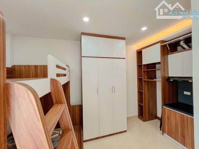 BÁN GẤP NHÀ PHỐ BẠCH MAI -HAI BÀ TRƯNG -12 P KHÉP KÍN -65 M2-7 T- 14,5 TỶ - 3