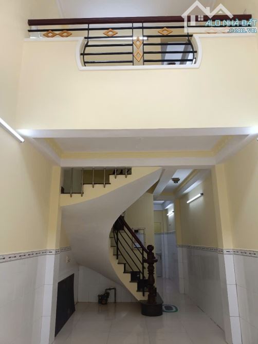 Bán nhà rẻ Q8 gần mặt tiền Tuy Lý Vương p13 , 3 tầng đúc không lộ giới 4 PN nhỉnh 4 tỷ - 3