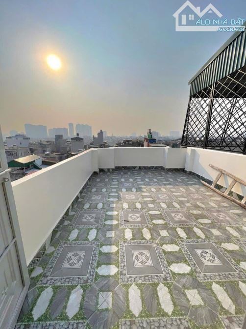 BÁN NHÀ KIM GIANG THANH XUÂN 8.5 TỶ 38M ĐẬP HỘP MỚI ĐẸP 1 CĂN ĐỘC LẬP THANG MÁY 20M Ô TÔ - 3