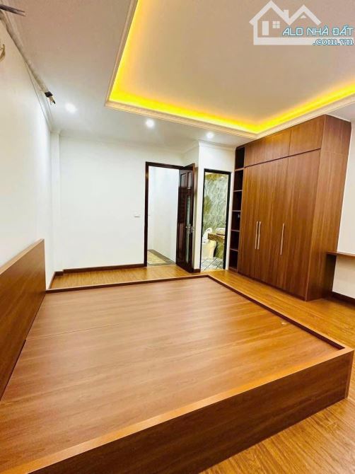 Bán nhà 5T Bát Khối, 52m2, MT 5m, gara, thang máy, ngõ thông, chỉ 7,8 tỷ. - 3
