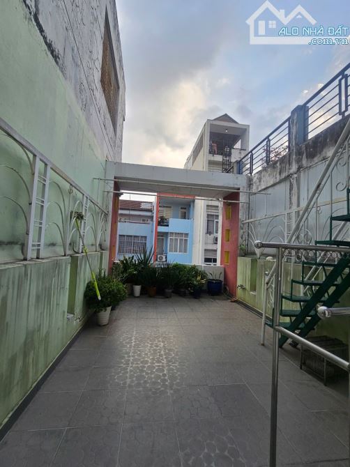 Bán nhà hẻm ô tô Cù Chính Lan, Tân Bình, 102 m2, BTCT 4 tấm,chỉ  14 tỷ, gần sân bay. - 3