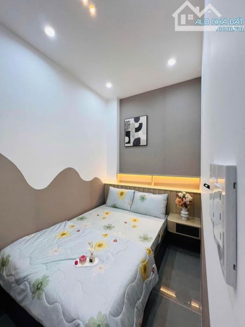 Bán nhà 2 tầng, hẻm 1/ 5m ngay Hòa Bình, Tân Phú. Giá: 3 Tỷ 020 / 49.5m2. Sổ hồng riêng - 3