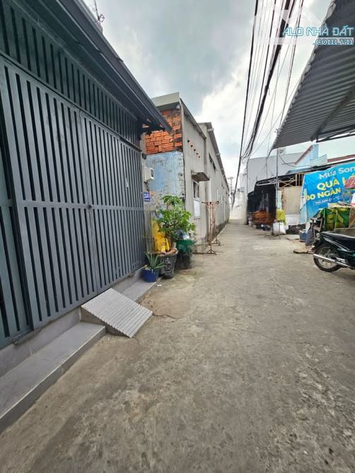 NHÀ MỘT ĐỜI CHỦ GẤP BÁN LO VIỆC - SÁT BÊN THỊ TRẤN HÓC MÔN - 44M2 - 2 TẦNG - SÁT BÊN ĐƯỜNG - 3