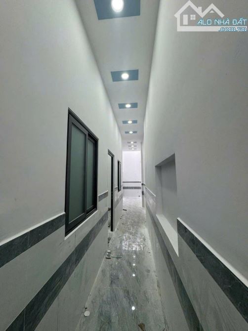 NHÀ CẤP 4 MỚI TINH - 68M2, HXH - SÁT VÁCH HIỆP THÀNH CITY - KHU DÂN TRÍ CAO . - 3