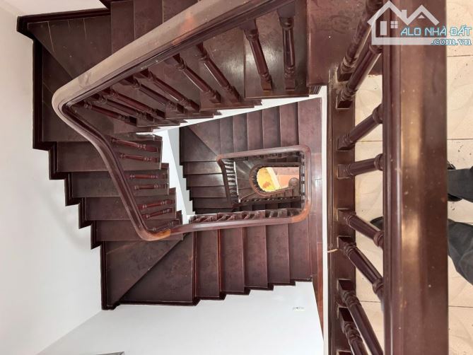 Bán căn nhà 70 m2, Gara ô tô tầng 1 ngay gần Thái Hà - Đống Đa - 3