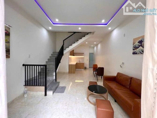 BÁN NHÀ 2 TẦNG, 3 PHÒNG NGỦ - FULL NỘI THẤT - SAU NHÀ MẶT TIỀN ĐƯỜNG HÙNG VƯƠNG - 3.35 TỶ. - 3