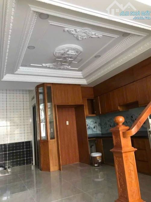 Bán nhà mặt tiền đường Hoàng Bật Đạt Phường 15 Quận Tân Bình - 2