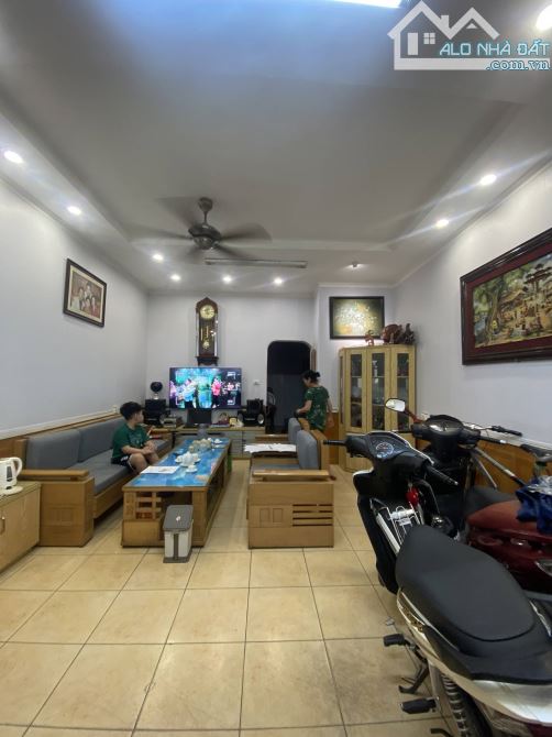 Bán nhà mặt Ngõ Hoà Bình, gần Chợ Mơ, Minh Khai, Hai Bà Trưng. DT : 44m2. Giá : 12,6 TỶ