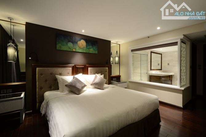 Bán khách sạn 12 tầng MP Hàng Gai 330m² - 91 phòng - 280 tỷ - 4