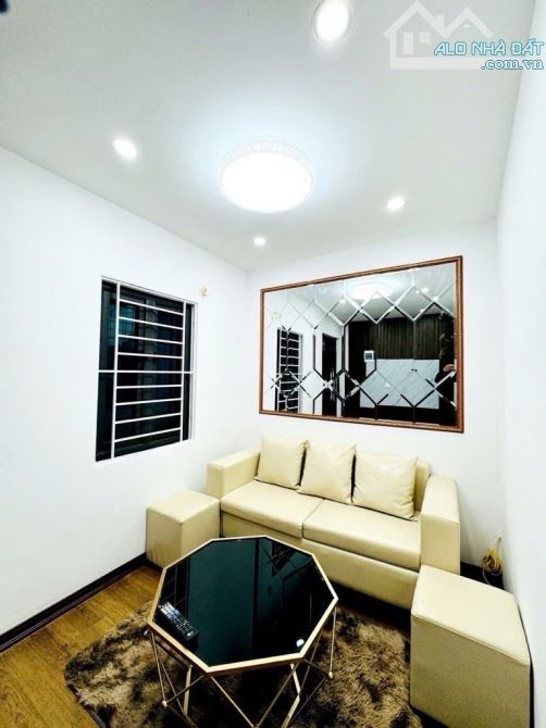 BÁN NHÀ ĐẸP Ở NGAY 3 NGỦ PHỐ 8/3 HAI BÀ TRƯNG - 70 M2-3,2 TỶ - 4