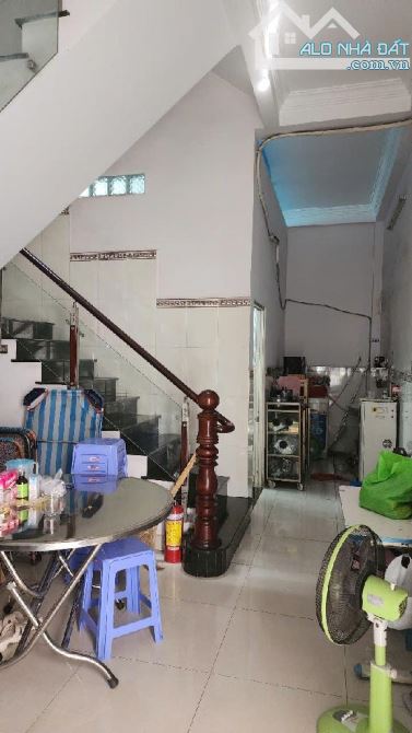 Bán nhà MT Hồng Lạc, P.11, Tân Bình, DT  105m2 - 4.5 × 23.5 - 3 tầng, Giá 13.48 tỷ TL. - 4