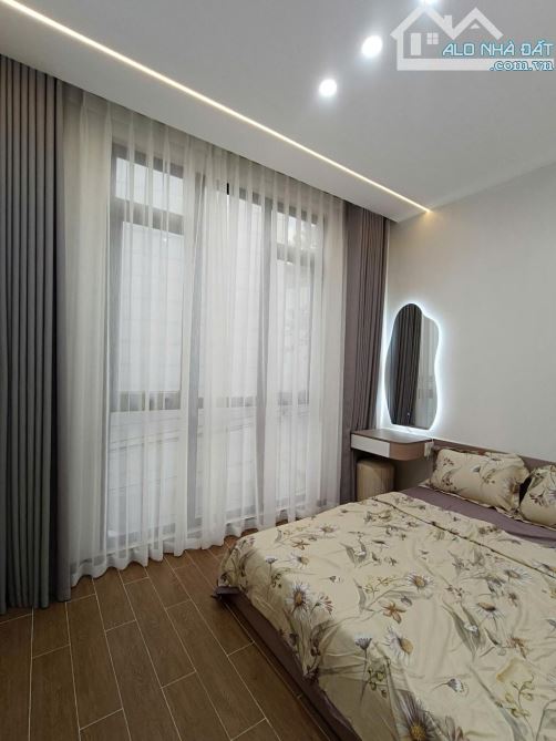 Đường Láng thoáng trước sau sân để xe máy riêng công năng đầy đủ - 4