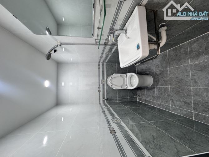 👉 P.15 TÂN BÌNH - SÁT MT ĐƯỜNG NGUYỄN SỸ SÁCH - 40M2 ( 4x10m ) 2 TẦNG - 2PN, 2WC - 3,8 TỶ - 4