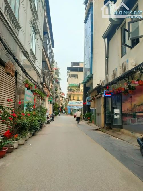 BÁN NHÀ TRẦN QUỐC HOÀN, PHÂN LÔ, ÔTÔ ĐỖ 2 ĐẦU, VỈA HÈ, KINH DOANH, 41M2 GIÁ 13 TỶ 750 - 4