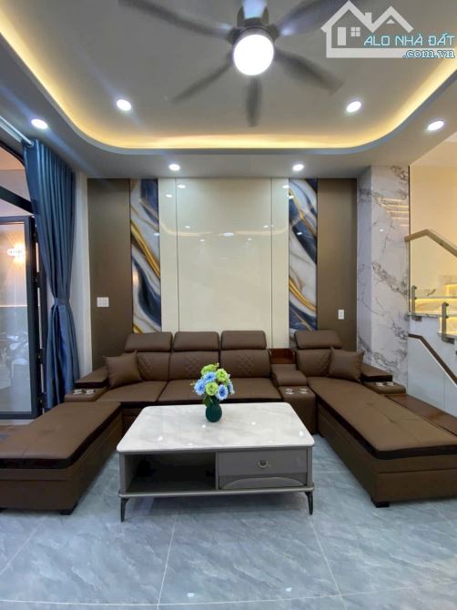 NHÀ ĐẸP Tháng 5 1/NGUYỄN GIA THIỀU-Q3 Chỉ 3TỶ270/75,2M2-3tầng.Shr gọi em liền nha - 4