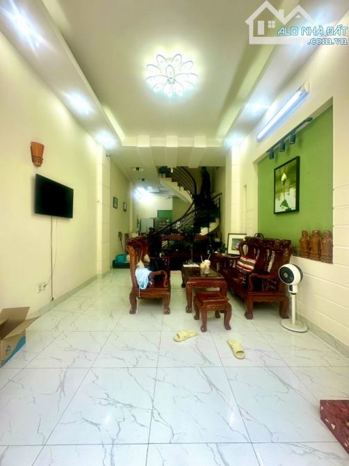 Chỉ 6,x Tỷ - 60m2, 4 Tầng, hẻm 3m, 2Km tới Sân Bay - 4