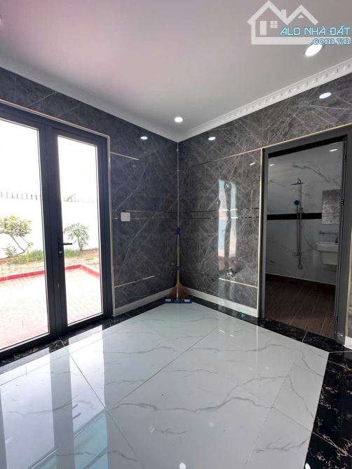 BÁN CĂN VILLA SÂN VƯỜN 5MX43.7M NGAY KCN CẦU TRÀM - 4