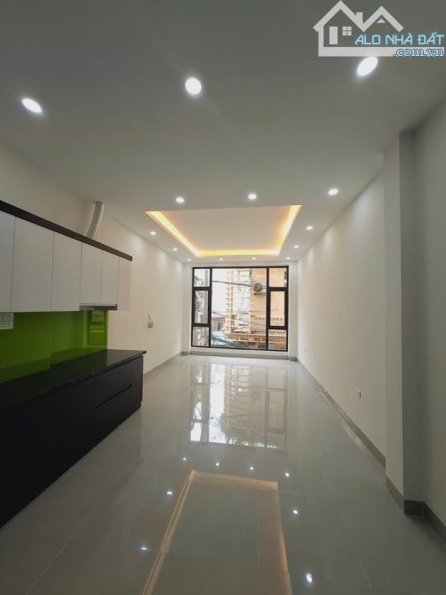 SIÊU PHẨM NGỌC THUỴ - NHÀ MỚI Ở NGAY - GARA Ô TÔ - THANG MÁY- BA BƯỚC RA PHỐ! - 4