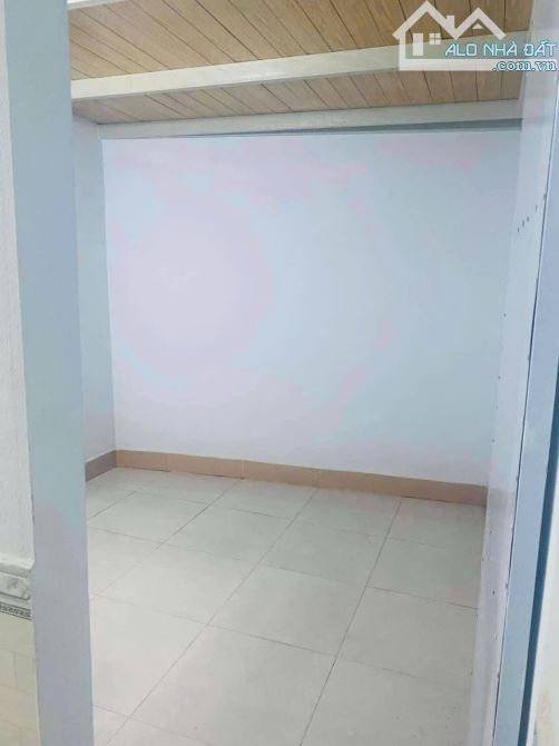 🔥Sụp hầm chỉ 2,35 tỹ. 106m2. Trường Chinh. Nhà đẹp, có 3 phòng trọ mới lớn 30m2 mỗi phòn - 4