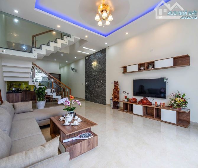 Bán nhà đang cho thuê 18tr/ tháng ngay Võ Văn Tần,Q3.Giá: 3 tỷ 812 tr/65.5m2 sổ hồng riêng - 4